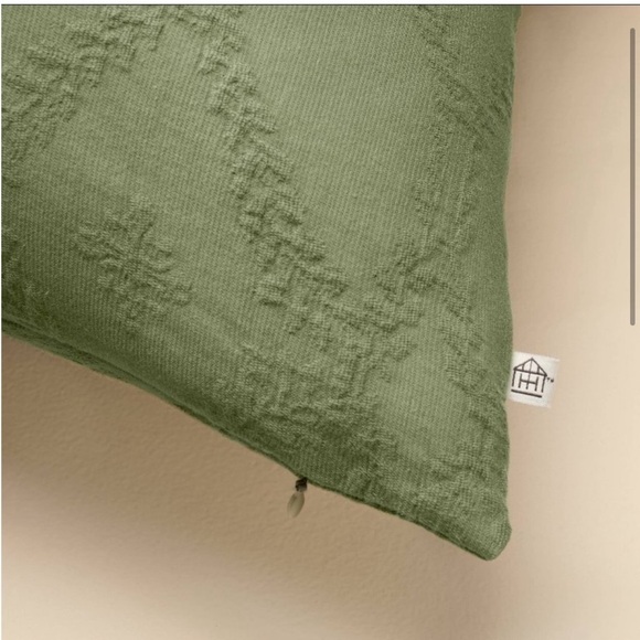 NWT 14"x36" Trellis Pattern Lumbar Bed Pillow
Sage Green - Hearth & Hand - Picture 4 of 5